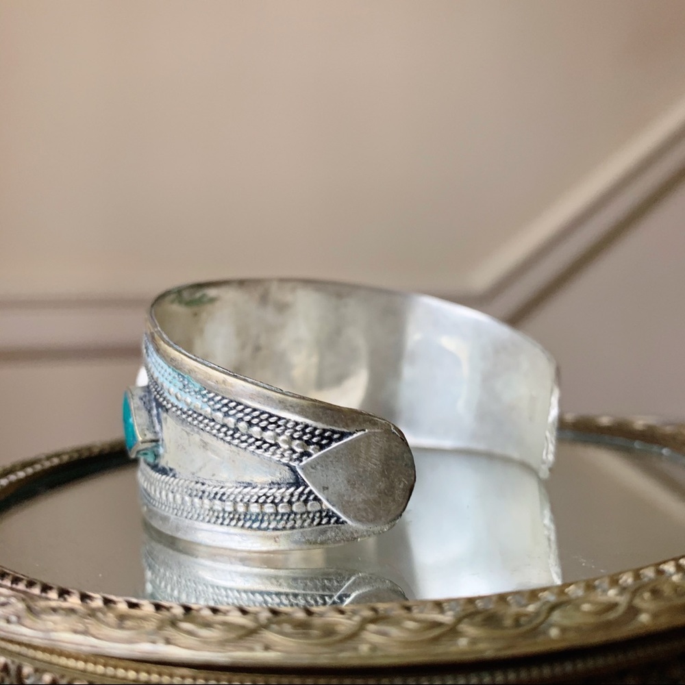 Stone Cuff Bracelet - Picture 4 of 6